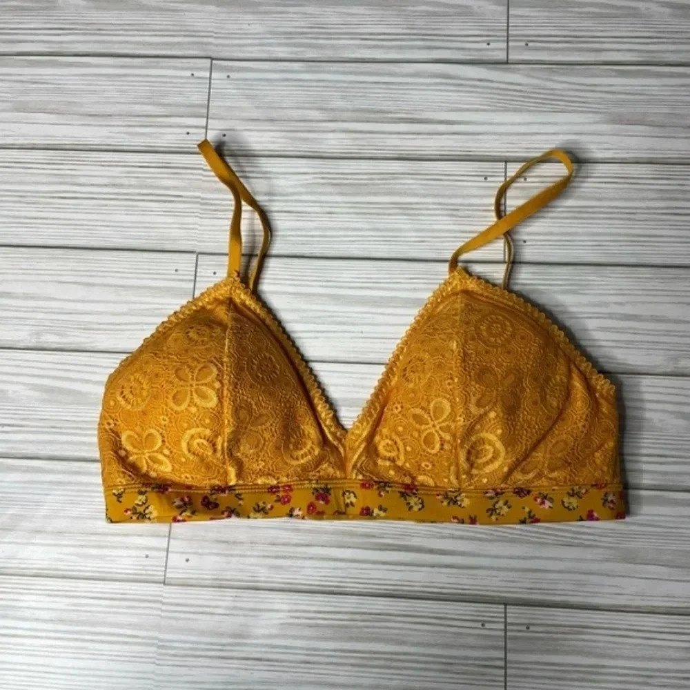 Gilly‎ hicks yellow floral bralette size small